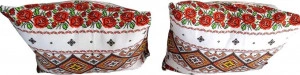 Set-2-perne-decorative-Casa-Gino-dimensiuni-40X40-cm-pentru-living-bucatarie-si-dormitor-bumbac-100%-Motive-traditionale-si-Trandafiri