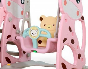 Tobogan-3-in-1-Pentru-Copii-NOVOKIDS-Giraffe-Playground-Cu-Leagan-Pentru-Interior-si-Exterior-187-centimetri-panta-alunecare-Max-40-Kg-Cos-de-baschet-inclus-Roz