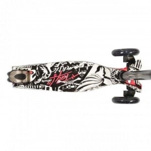 Trotineta-copii-cu-roti-luminoase-NOVOKIDS-Street-Challenger-3-roti-maner-reglabil-pe-inaltime-maxim-40-kg-roti-silicon-frana-picior-design-modern-Graffiti_3