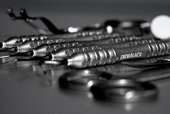 ENDOBLACK®: instrumentar endodontic cu acoperire neagră pentru lucrul la microscop