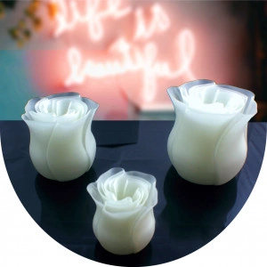 Set trandafiri decorativi (3 piese, alb fluorescent)