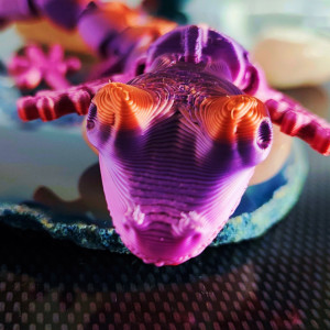 Silky multicolored chameleon, flexible toy - Img 3