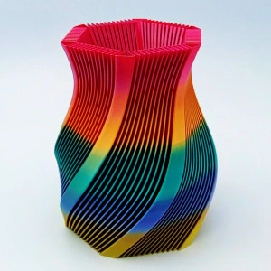 Vază multicoloră cu striații