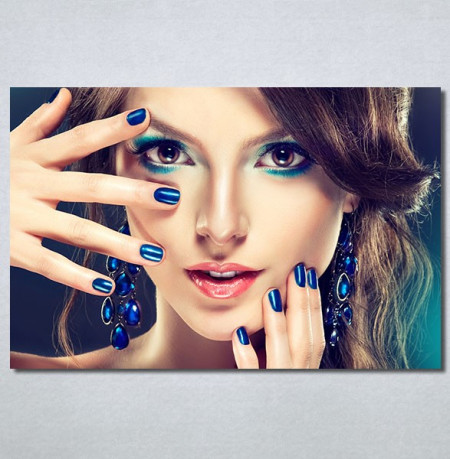 Slike na platnu Devojka sa plavim noktima Nina30364_P