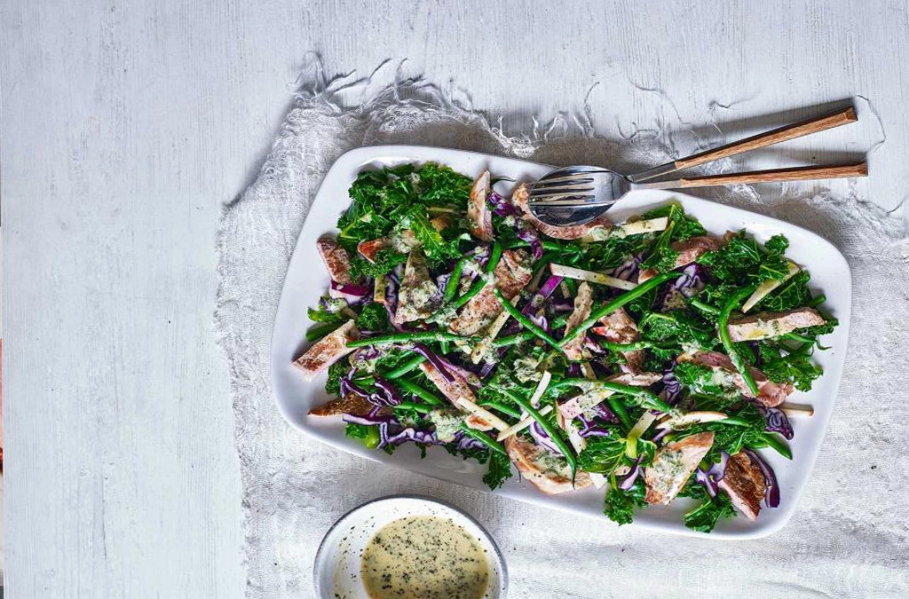 Salata de iarna cu mere si carne de porc