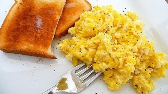Scrumbled eggs - reteta simpla
