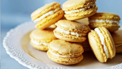 Macaroons cu ananas si nuca de cocos