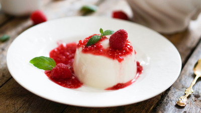 Panna Cotta cu Zmeura