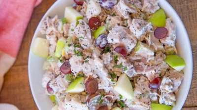 Salata Waldorf cu seminte de mac