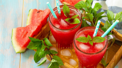 Smoothie cu pepene rosu si menta