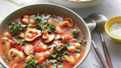 Supa de tortellini cu pui