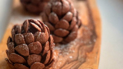 Desertul gata in 5 minute: Conuri de brad din biscuiti
