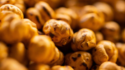Boabe de naut rumenite in cuptor, o gustare delicioasa si sanatoasa