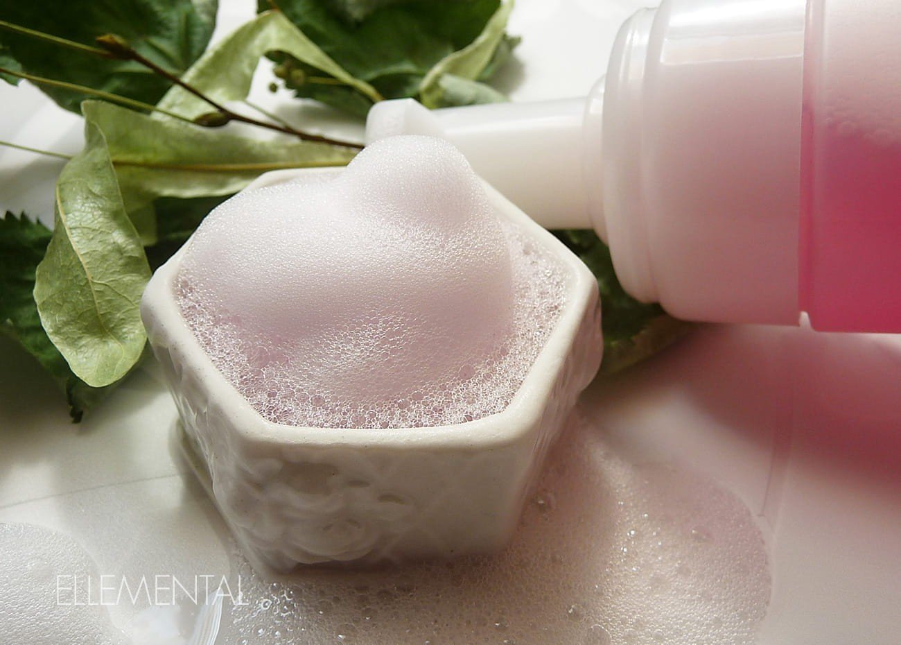 Bath foam for toddlers