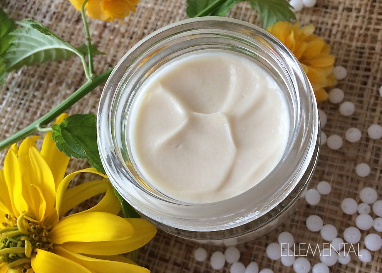 Crème anti-poches et anti-cernes