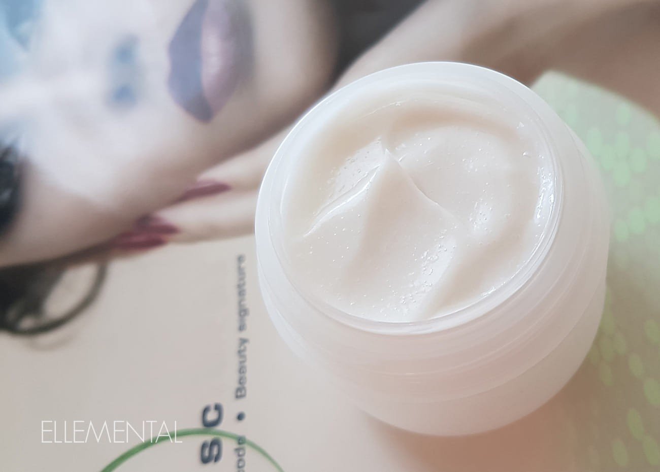 Crème anti-âge aux peptides et céramides