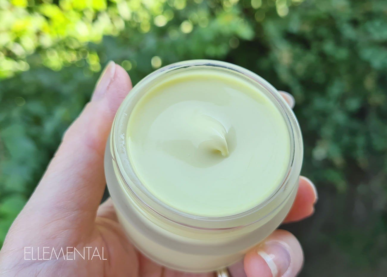 Crème soyeuse à l'açaï