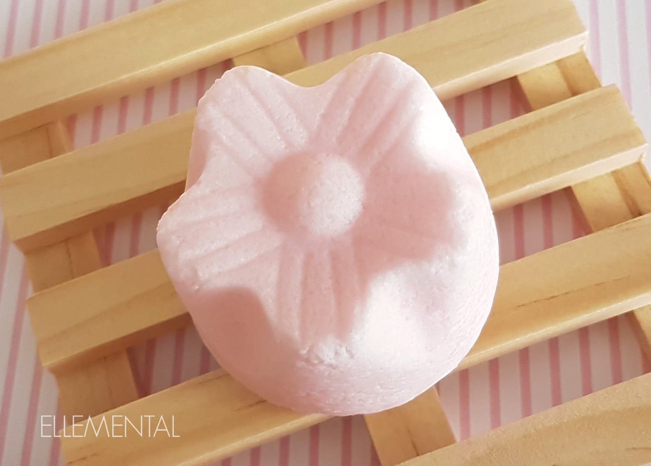Solid face cleanser