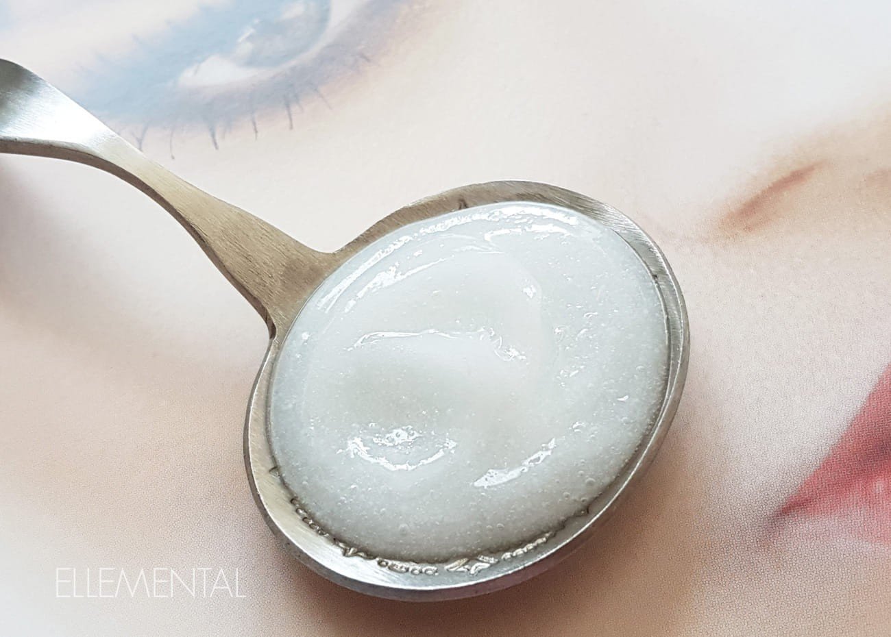 Exfoliating oil-gel