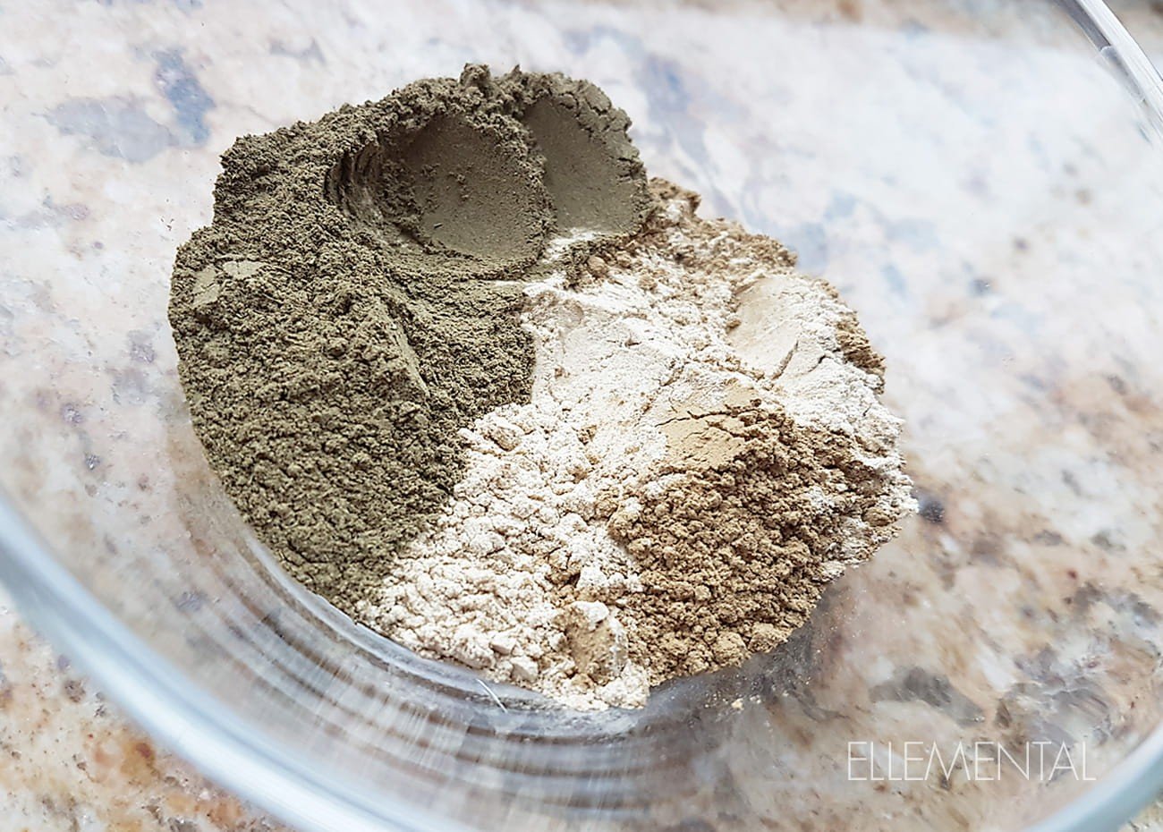 Dry shampoo with amla and holy basil