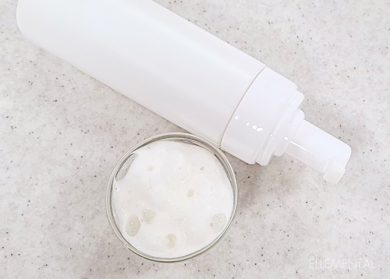 Detergente viso schiumogeno delicato e naturale