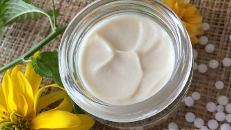 Anti-Schwellungen und Tränensäcke Augencreme