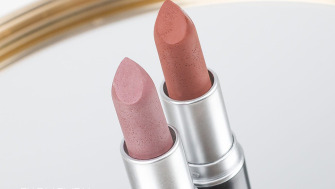 `Savanna Red & Savanna Rose` farbige Lippenstifte