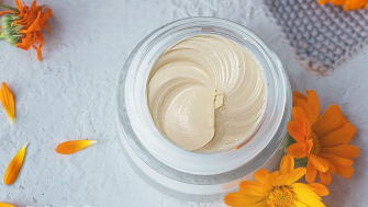 Crème pour les fesses à base d'oxyde de zinc, de karité et de calendula