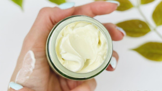 Crème nourrissante pour les mains à base de céramides, d'urée et de lanoline