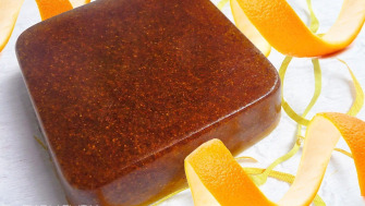 Savon exfoliant à l'urucum et aux agrumes