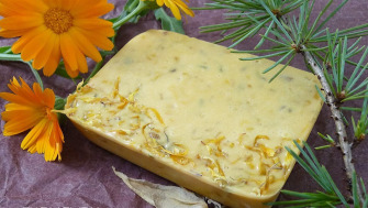 Savon au souci et à l'ylang-ylang