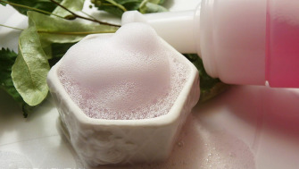 Mousse de bain pour tout-petits