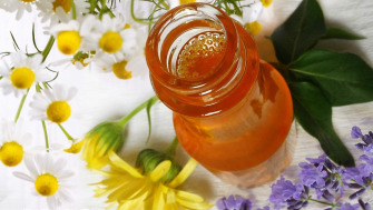 Soothing oil for insect bites
