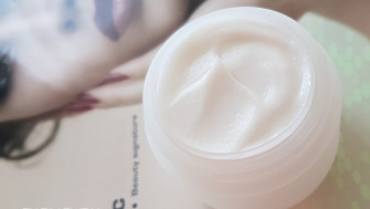 Crème anti-âge aux peptides et céramides