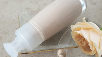 Light foundation for oily skin