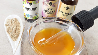 Serum do masażu twarzy z ashwagandhą i dziką różą
