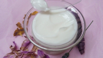 Crema corpo al mango e collagene