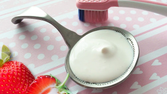 Dentifricio per bambini con aloe e fragola