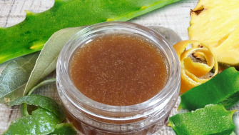 Gel esfoliante all'ananas e acidi della frutta