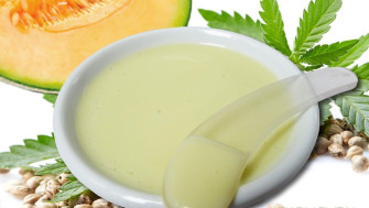 Latte detergente per pelli secche
