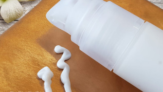 Crema antirughe alla baicalina e ciliegia, pelle matura