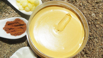 Crema solare, annatto e cacao