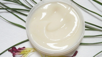 Crema antienvejecimiento, combinación, piel sensible