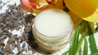 Aromatic fruits solid fragrance