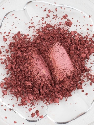 Cosmetic pigment mica 59 Wine Red