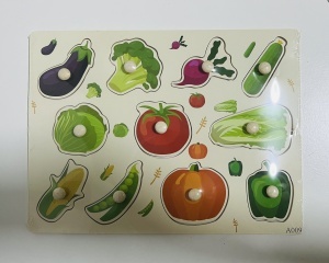 Puzzle incastru Legume din lemn cu maner #JJ5440
