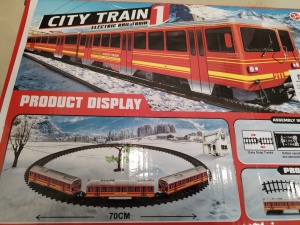 Set circuit Tren Electric cu Locomotiva si 2 Vagoane, City Train, Lumini si Sunete, 17 piese #JJ5273 - Img 9