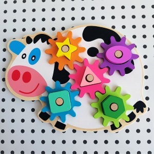 Sortator din Lemn Vacuta cu Roti Dintate, forme geometrice, tip Montessori, Multicolor #JJ5424 - Img 4