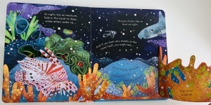 Peep Inside a Coral Reef - Lift the Flaps- Usborne #BK388 - Img 3