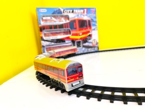 Set circuit Tren Electric cu Locomotiva si 2 Vagoane, City Train, Lumini si Sunete, 17 piese #JJ5273 - Img 3